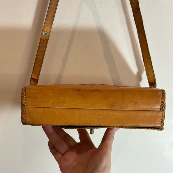 TOOLED Leather Shoulder Multiple Pockets and Inner Utility Pockets Handmade Bag - Picture 11 of 16